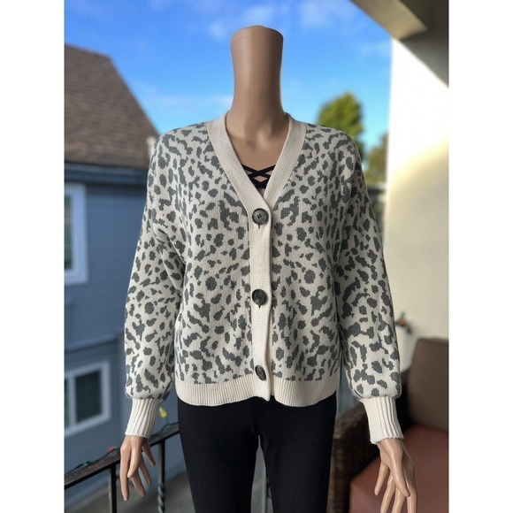 LOFT Women's Button Up Cardigan Sweater Cheetah Print V-Neck Gray Cream Size S - Picture 1 of 8